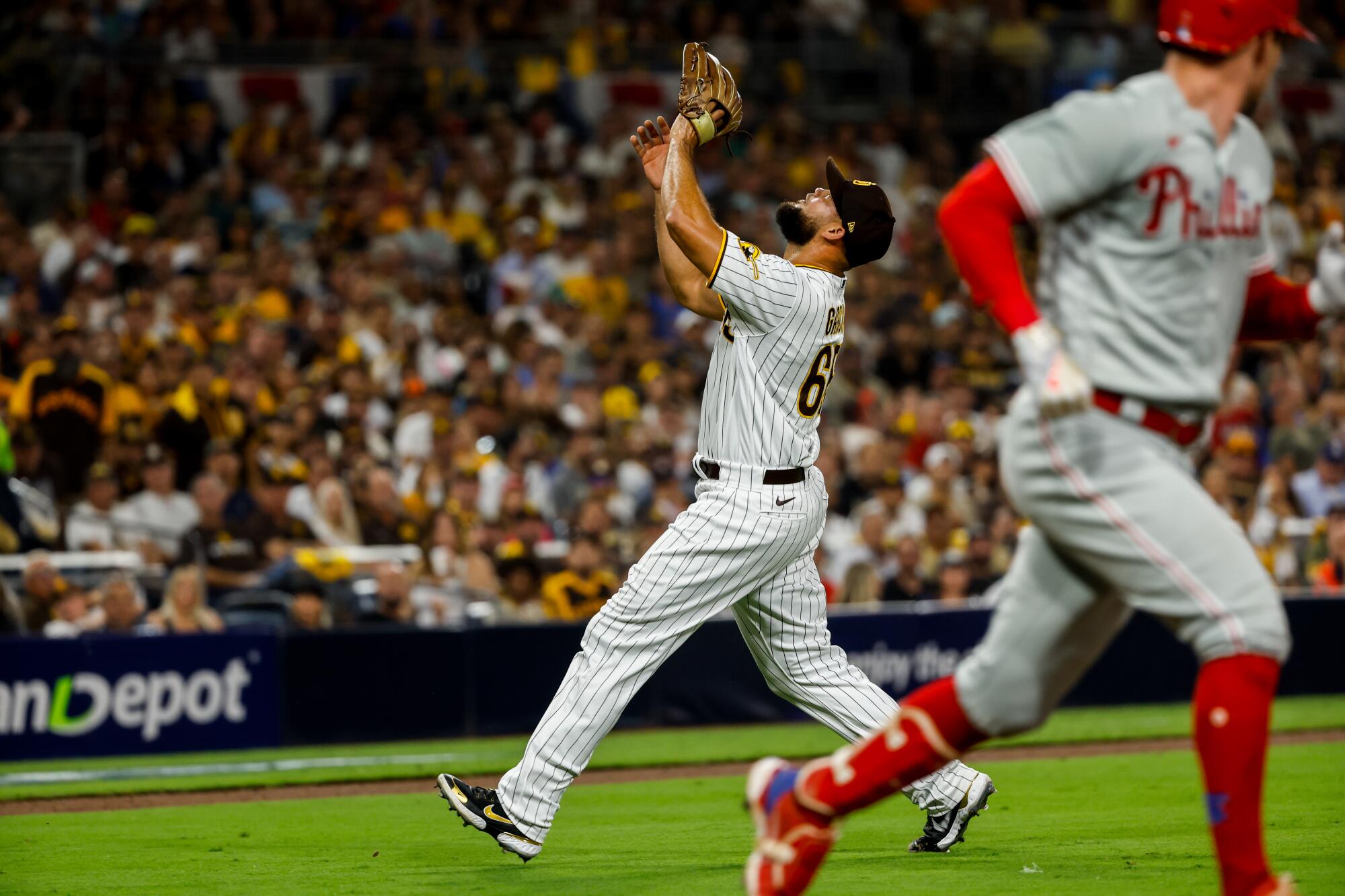 Luis Garcia of the San Diego Padres pitches during Game 1 of the NLCS  News Photo - Getty Images