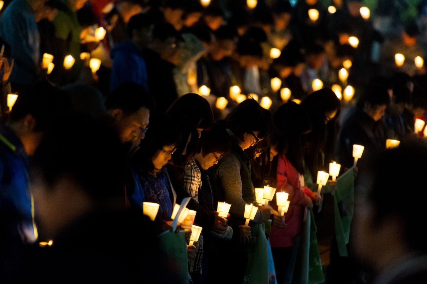 South Korea ferry sinks