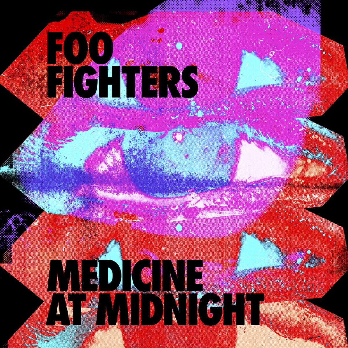 En esta portada proporcionada por RCA "Medicine at Midnight" de Foo Fighters.