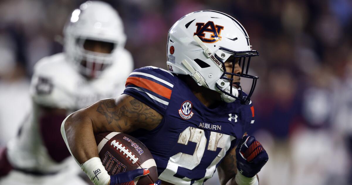 Rams trade up to draft Auburn running back Jarquez Hunter in fourth round