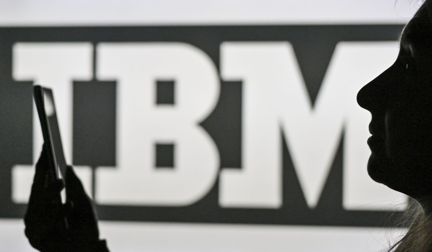 IBM to cut about 3,900 workers in tech's latest mass layoff - Los Angeles Times
