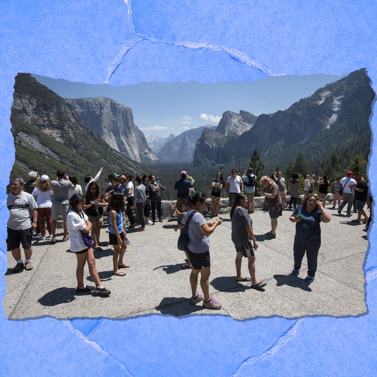 A crowd of people at Yosemite National Park.