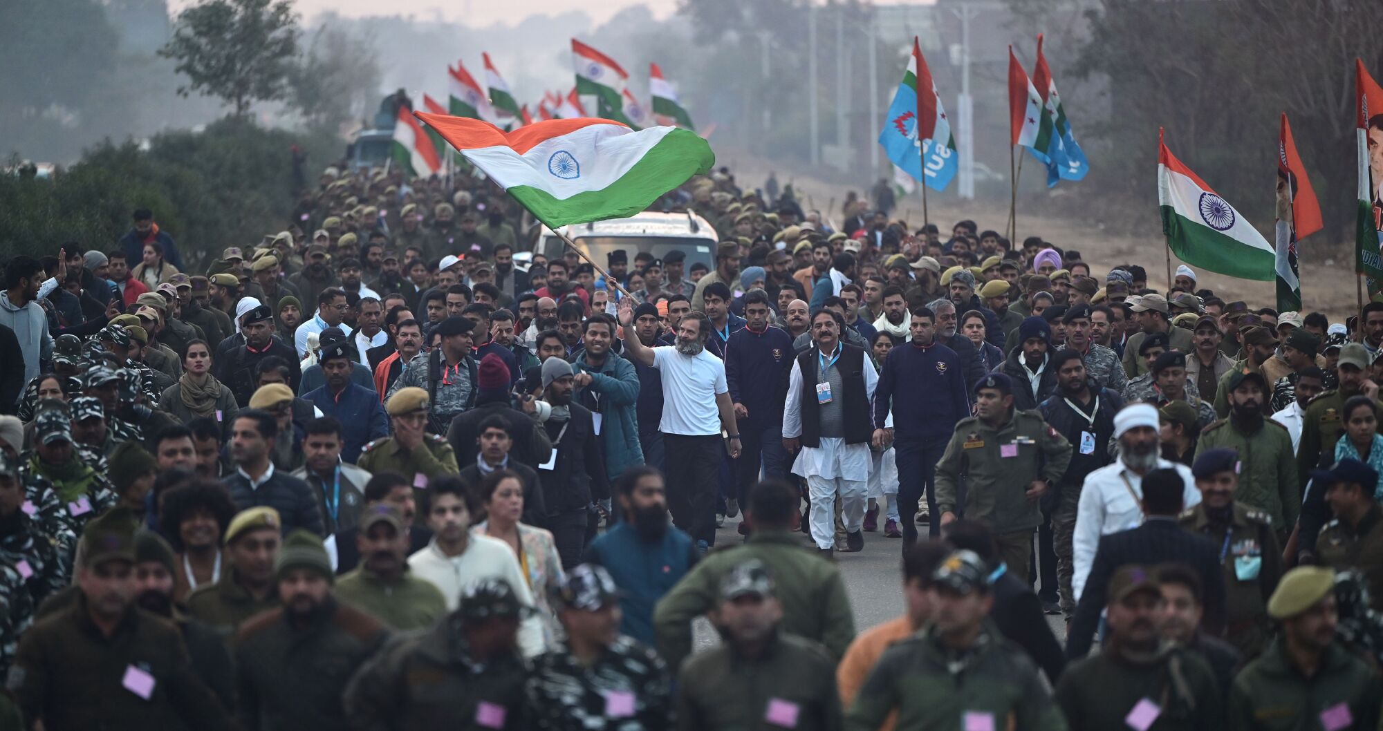 Congress leader Rahul Gandhi with supporters 