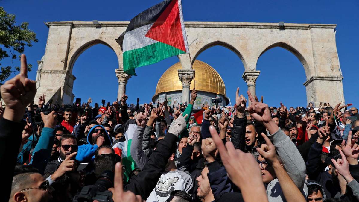 Palestinians demonstrate in Jerusalem on Friday.
