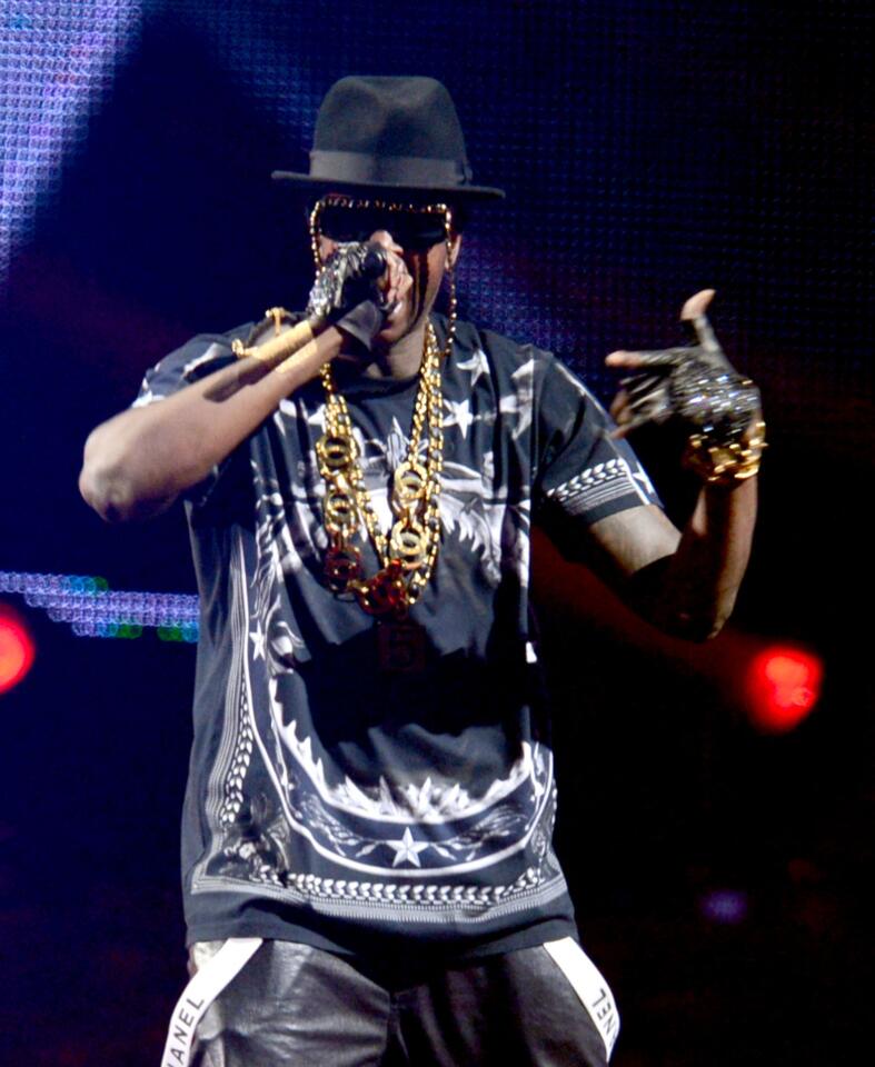 2 Chainz dresses the part