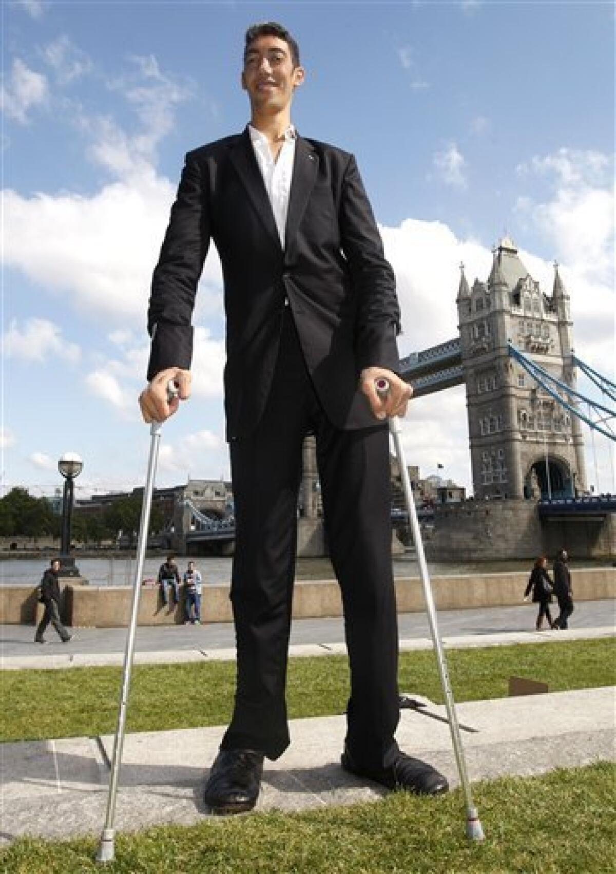 8'1" Turk takes title of world's tallest man The San Diego UnionTribune