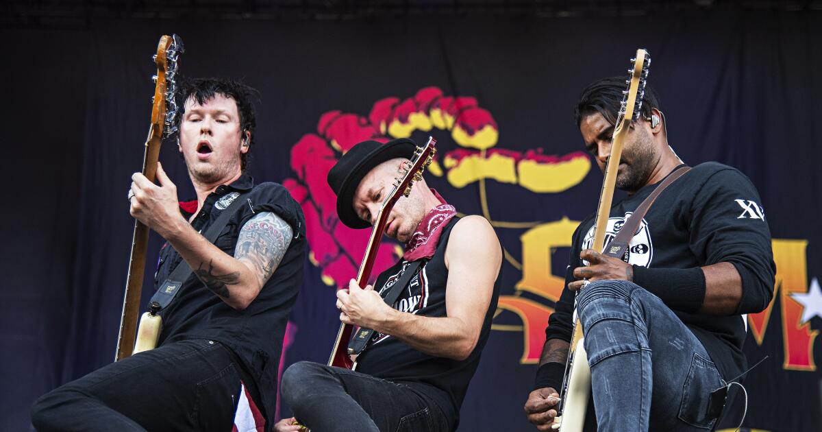 Sum 41 rockers 'disbanding' after next album and tour - Los Angeles Times