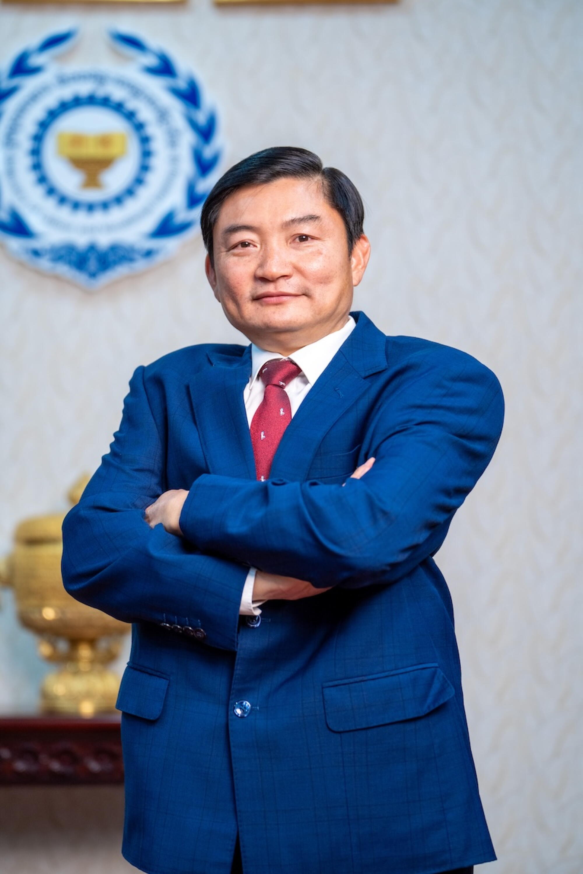 Chairman Sour, MVLT