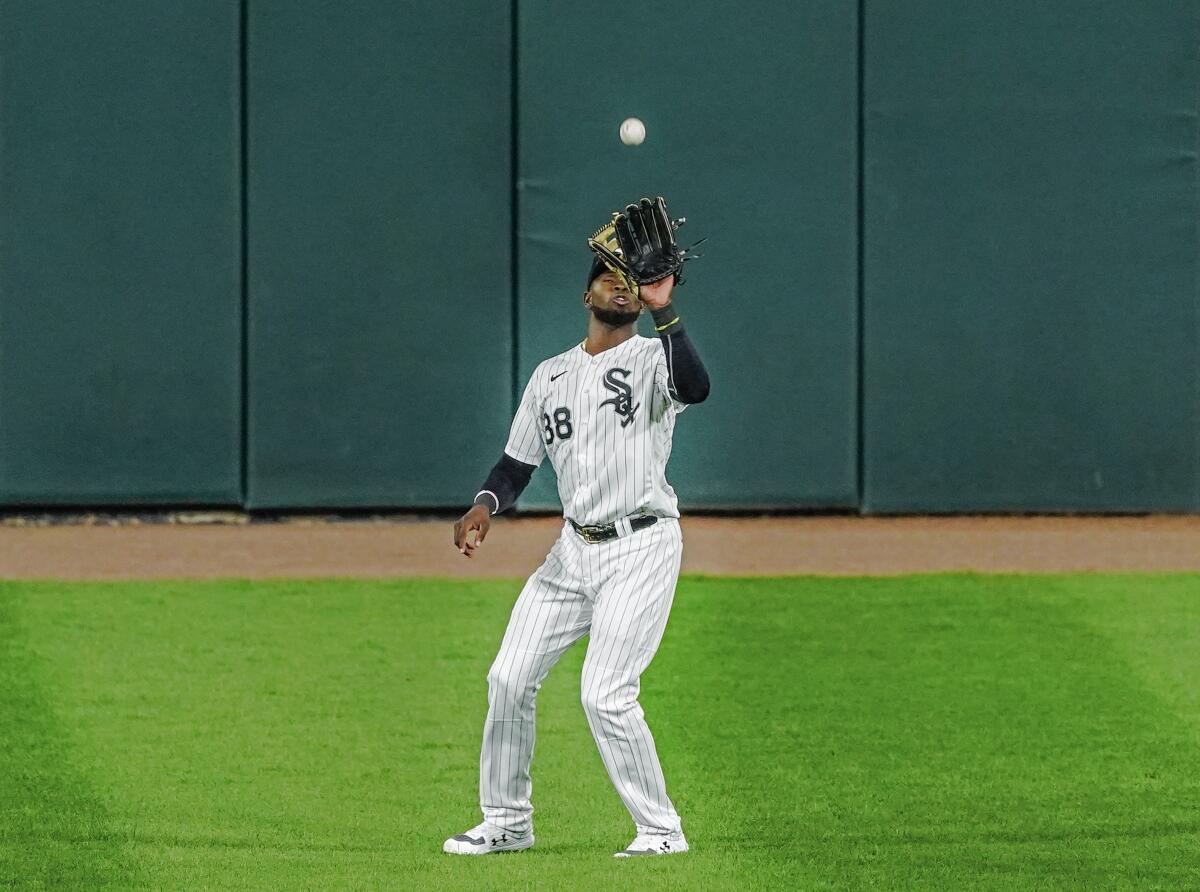 El cubano Luis Robert y el dominicano Eloy Jiménez dan un título a los Medias Blancas