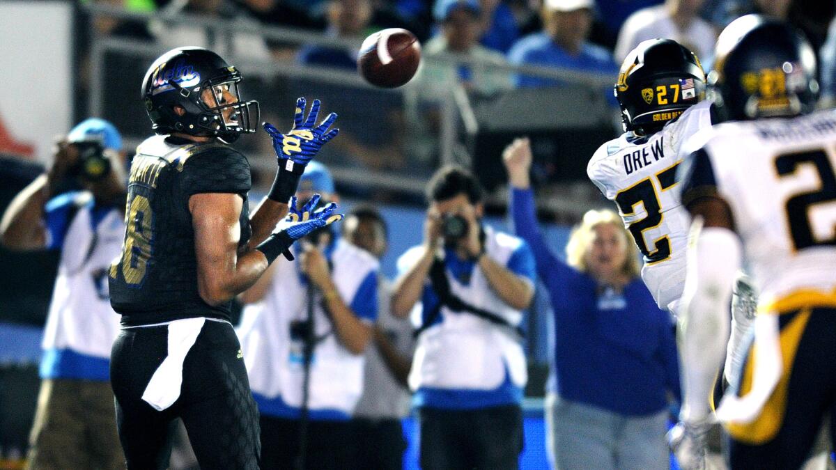UCLA receiver Thomas Duarte catches a touchdown pass in the first quarter of the Bruins' game against California on Oct. 22.