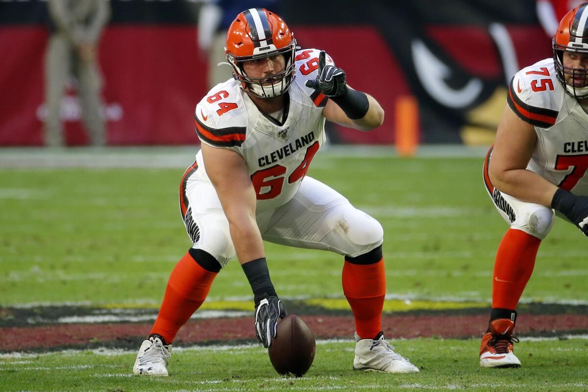 Browns starting C Tretter sidelined after procedure on knee - The San Diego  Union-Tribune