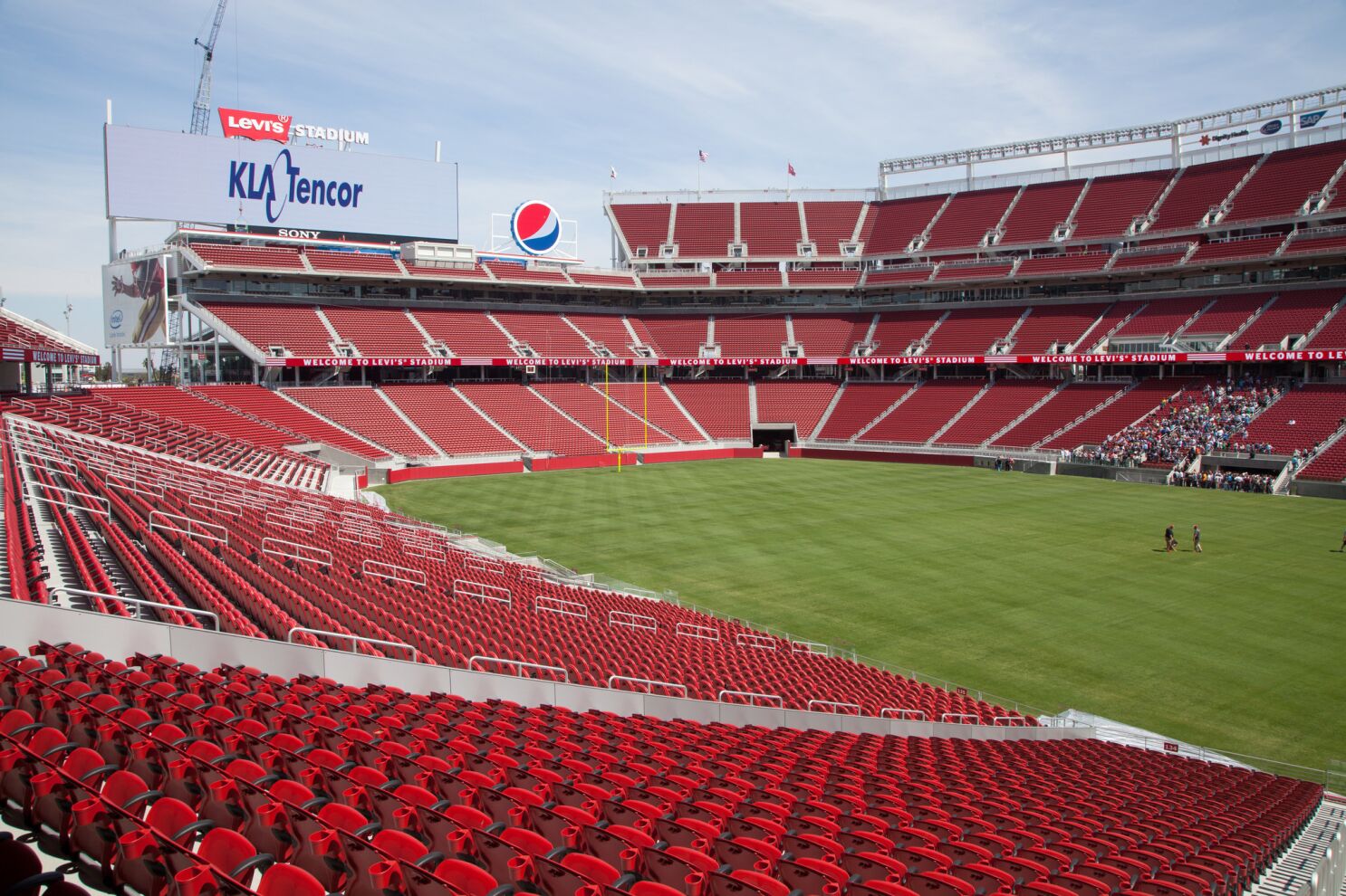 Sleepover at Levi's Stadium for Super Bowl 50? Touchdown! - Los Angeles  Times