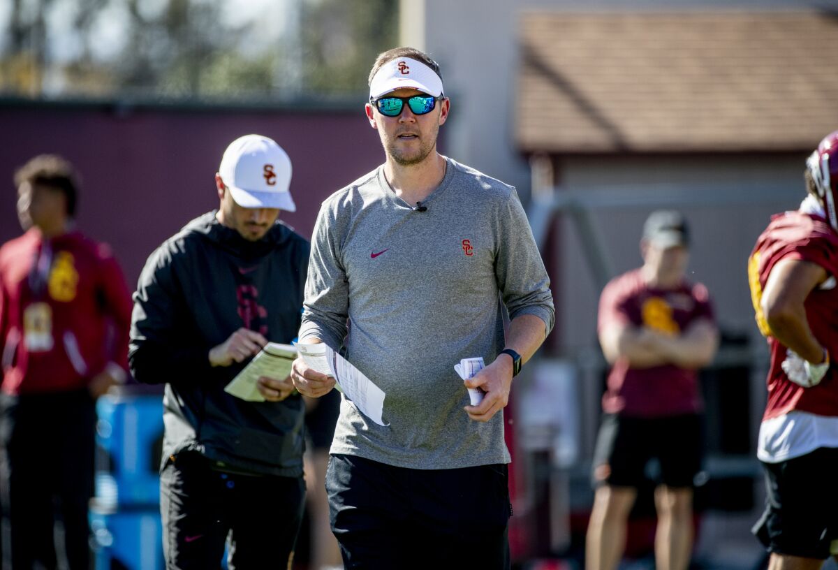 Lincoln Riley: Lack of NIL rules 'completely' changes recruiting - Los Angeles Times Lincoln Riley: Lack of NIL rules 'completely' changes recruiting - Los Angeles Times
