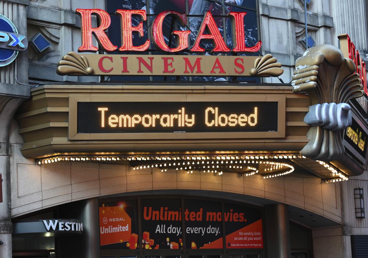 El cine de la cadena Regal Cinemas en la calle 42nd de Manhattan cerrado temporalmente 
