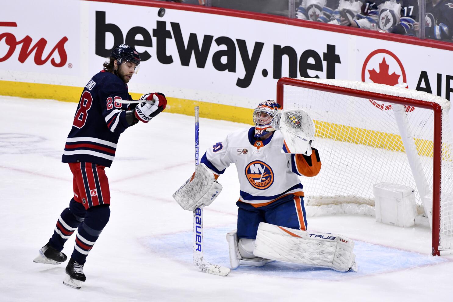Semyon Varlamov likely to start in net for the Islanders on