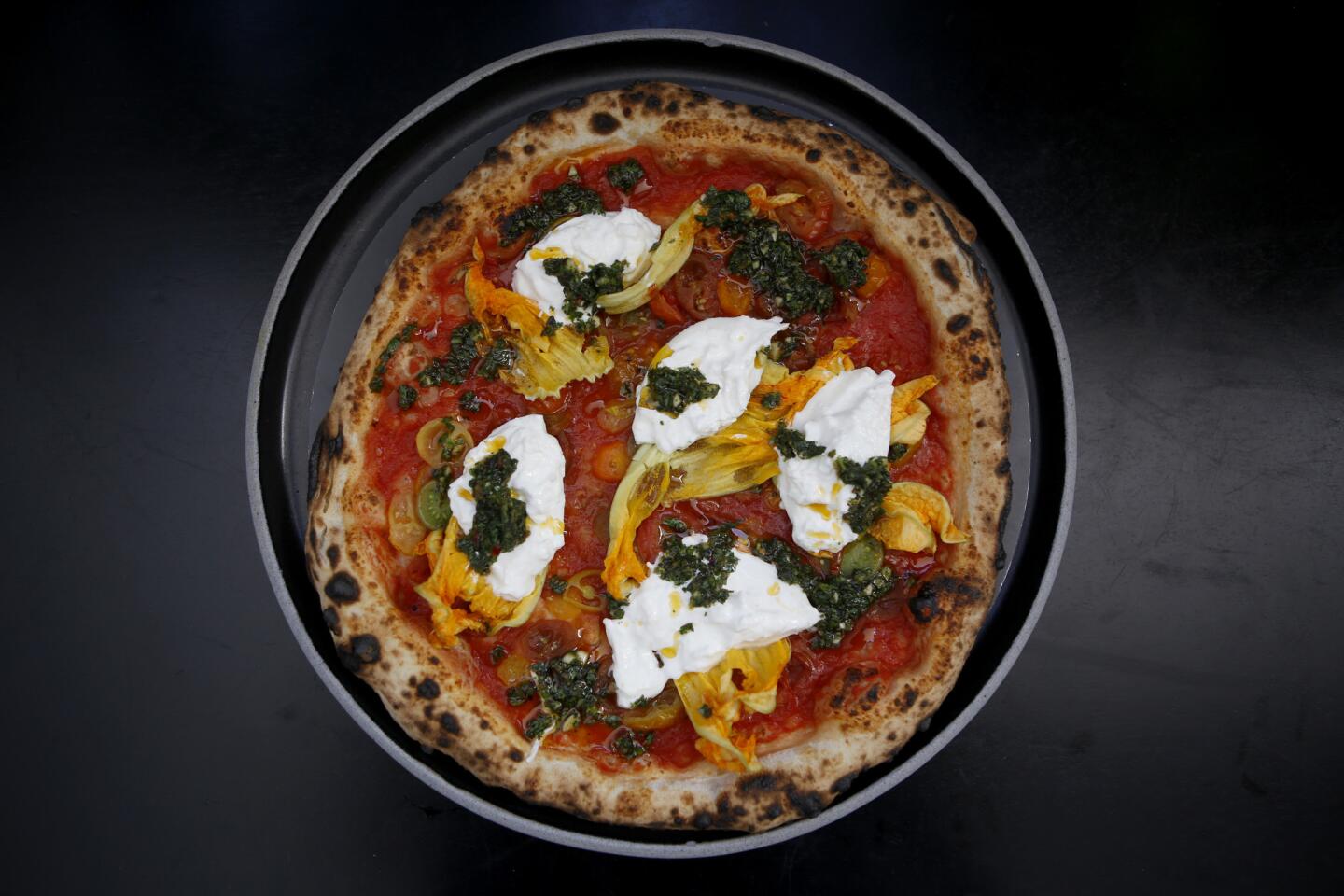 Jonathan Gold reviews Pizzana