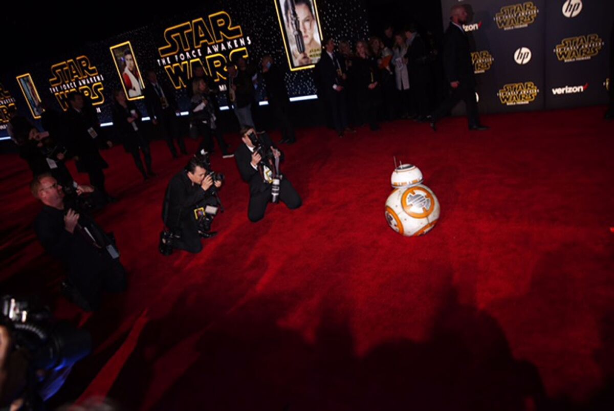 New droid favorite BB-8 takes his time in the spotlight of the red carpet.