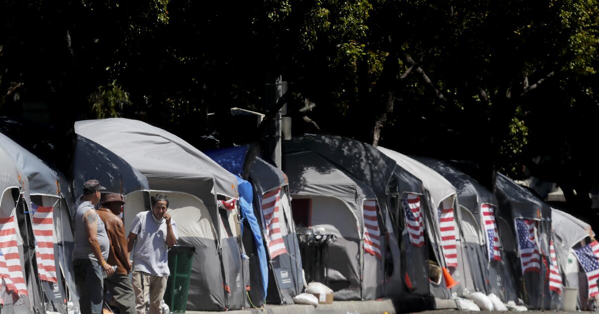 Officer who beat a man at the veteran’s hospital in Los Angeles sentenced to a year in prison Officer who beat a man at the veteran’s hospital in Los Angeles sentenced to a year in prison