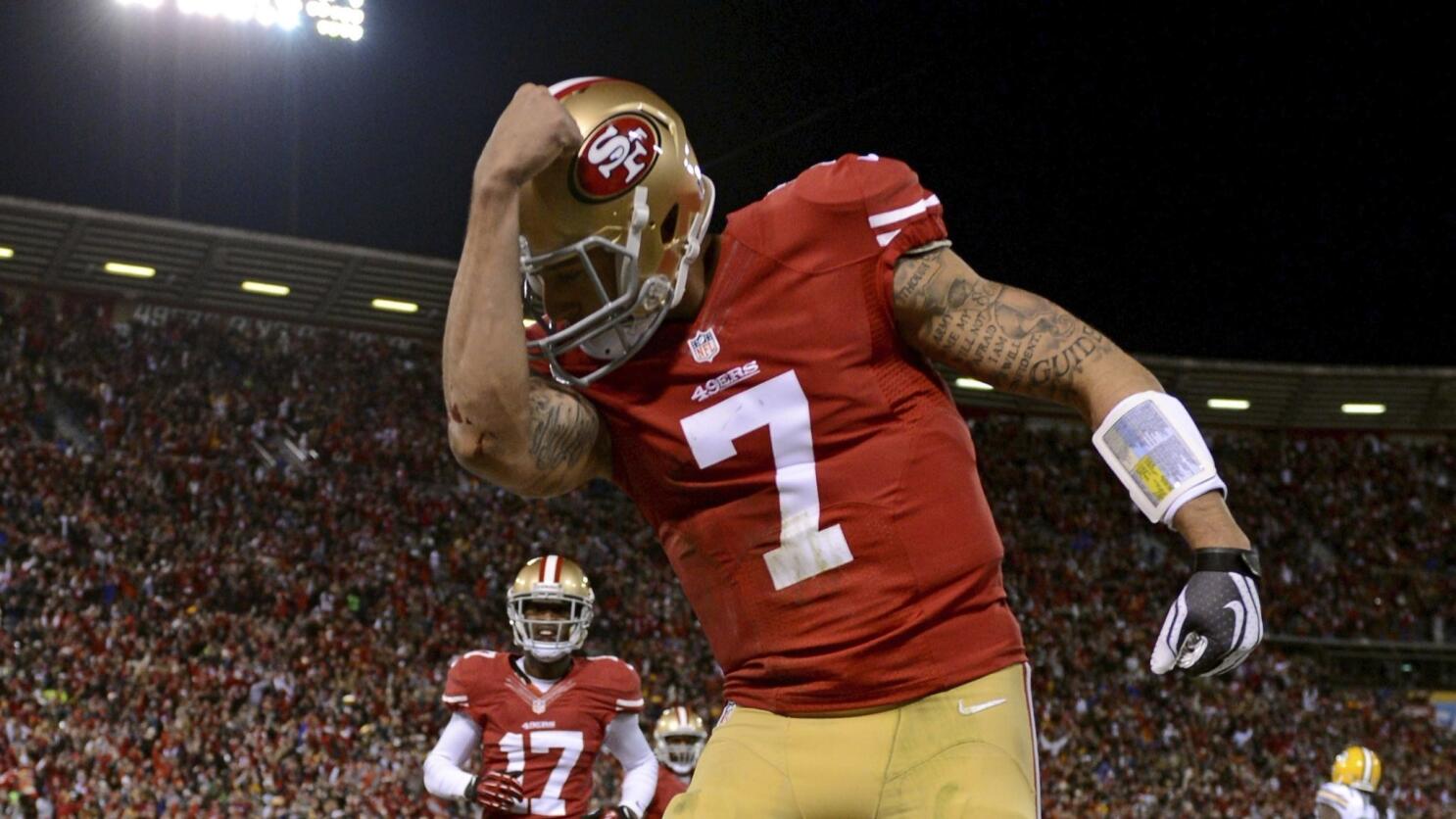 NFL: 49ers apologize for leaving Colin Kaepernick photos out of gallery -  Los Angeles Times