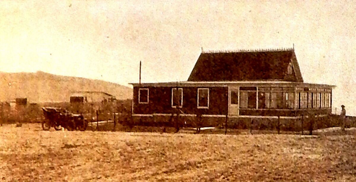 Collier’s Shack in Ocean Beach is pictured in 1907. 