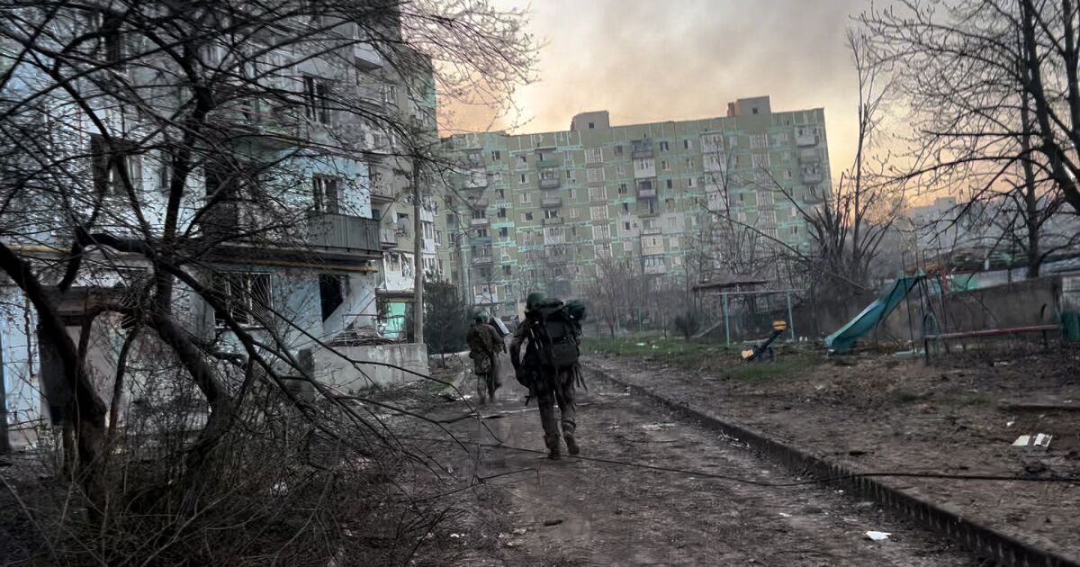 Bakhmut’ta ön cephede, Ukrayna ve Rusya kontrol için savaşırken