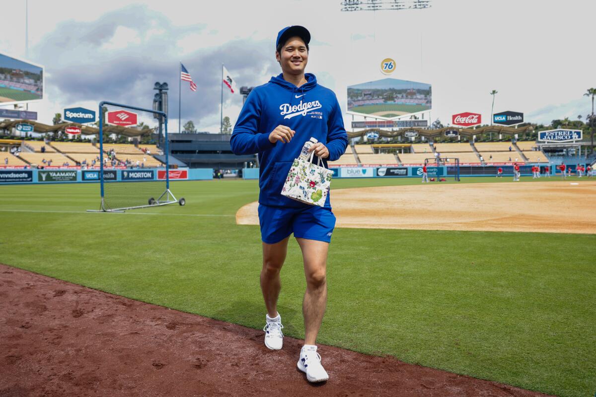 সাবেক অনুবাদকের বিরুদ্ধে অভিযোগের পরিপ্রেক্ষিতে শোহেই ওহতানি সোমবার কথা বলবেন সাবেক অনুবাদকের বিরুদ্ধে অভিযোগের পরিপ্রেক্ষিতে শোহেই ওহতানি সোমবার কথা বলবেন