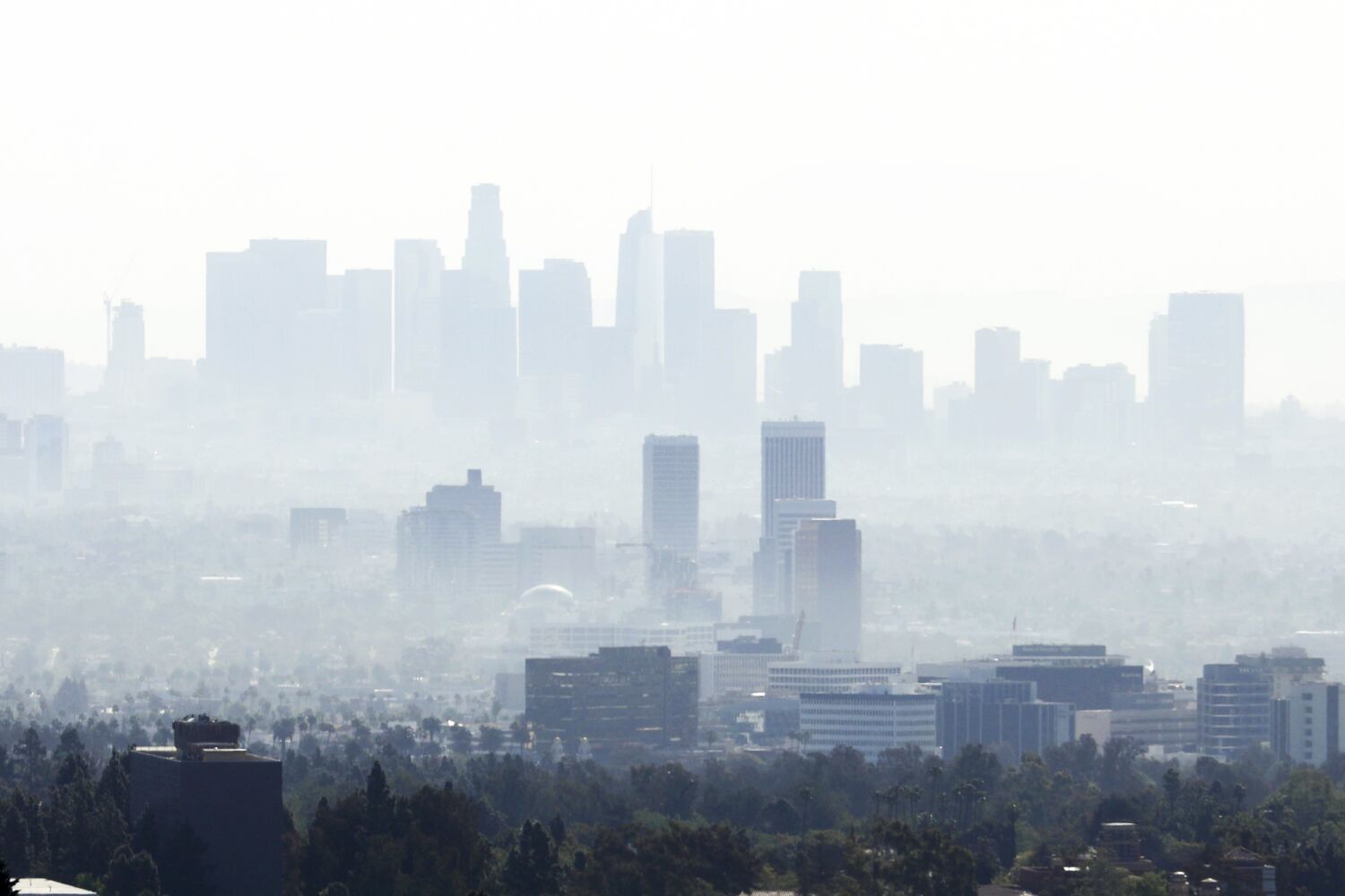 Finding clean air in Los Angeles? It's an almost unsolvable puzzle