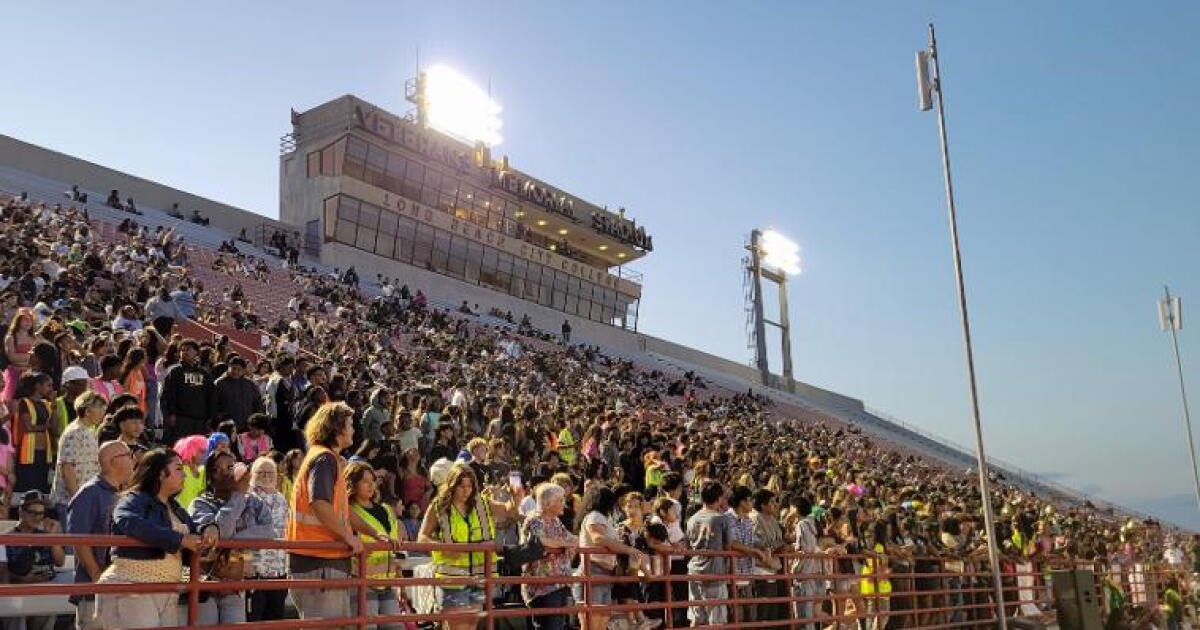 Prep talk: Long Beach Veterans Memorial Stadium bids goodbye for now Prep talk: Long Beach Veterans Memorial Stadium bids goodbye for now