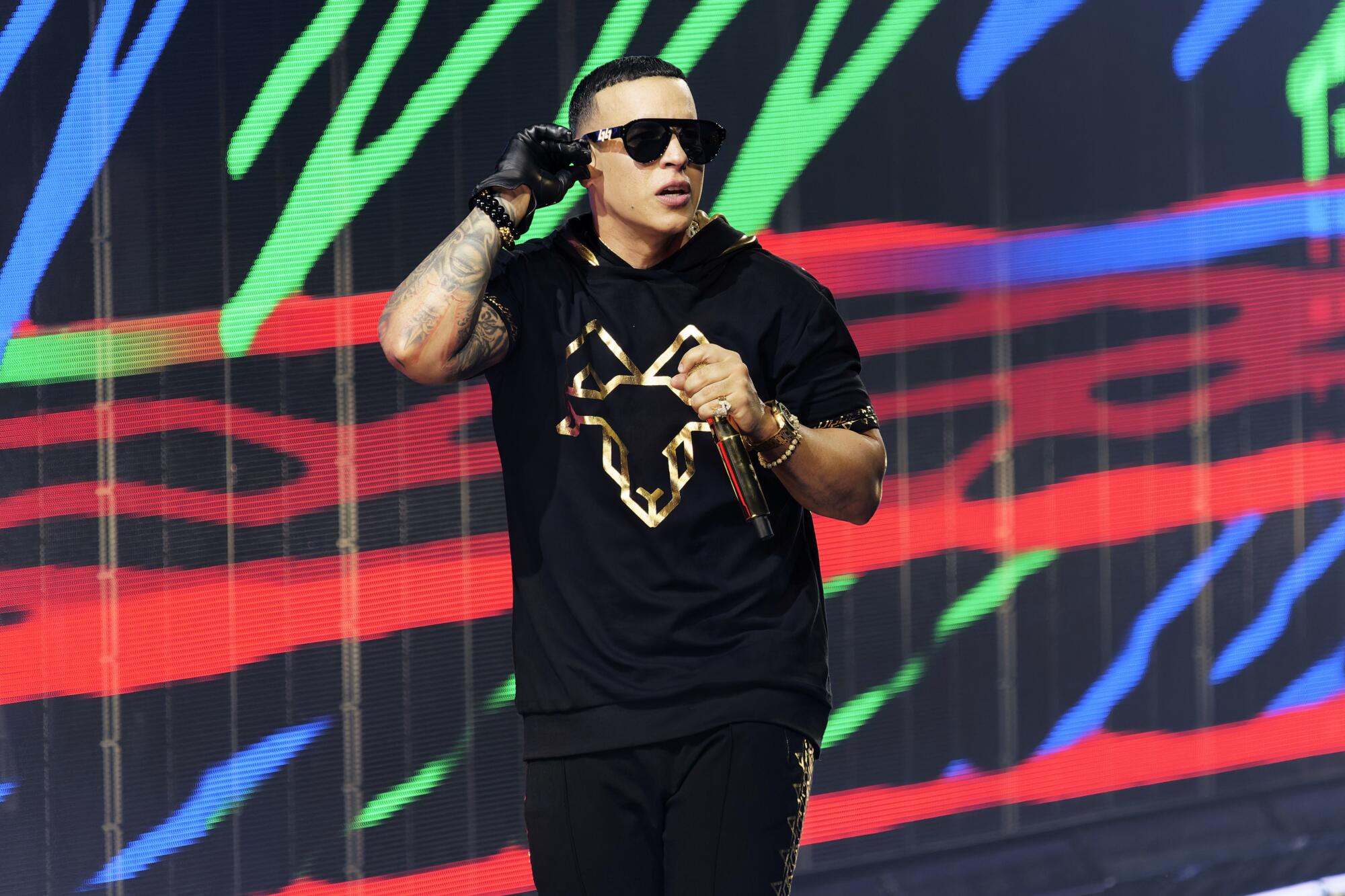 Daddy Yankee presenta un concierto de su gira "La última vuelta".