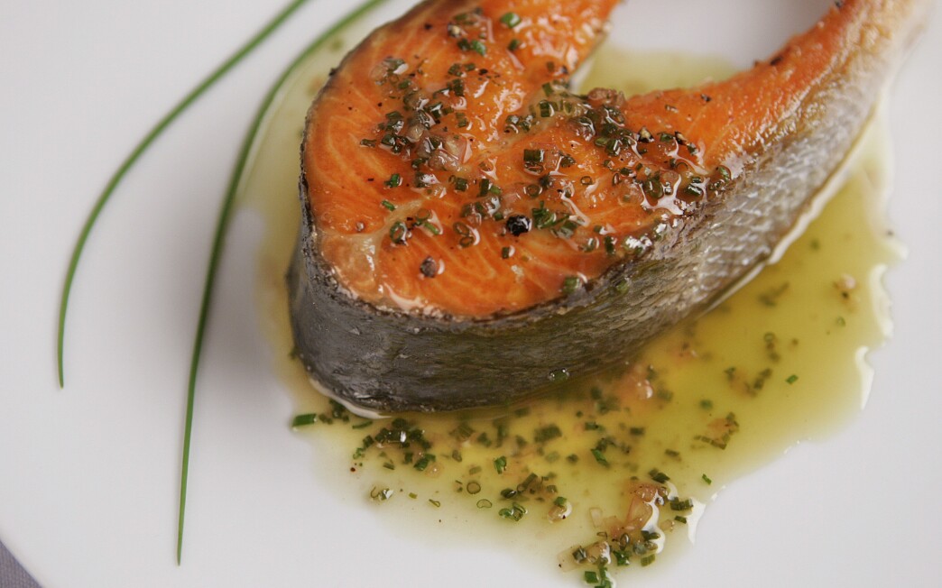 Pan Seared Wild Salmon Steaks With Chive Vinaigrette Recipe Los Angeles Times