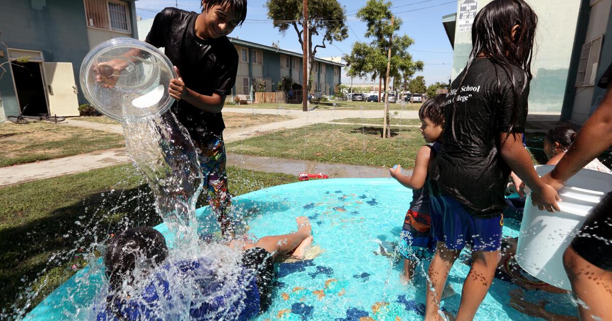 La decisión de la EPA no aborda los problemas de contaminación del agua en la vivienda pública de Los Ángeles