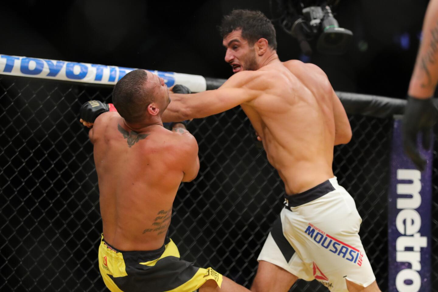UFC 200: Thiago Santos vs. Gegard Mousasi