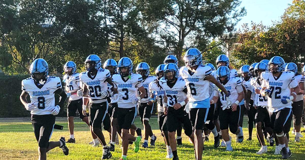 LA High School Football Heats Up! TOP 10 Rankings and Surprising Records 🏈