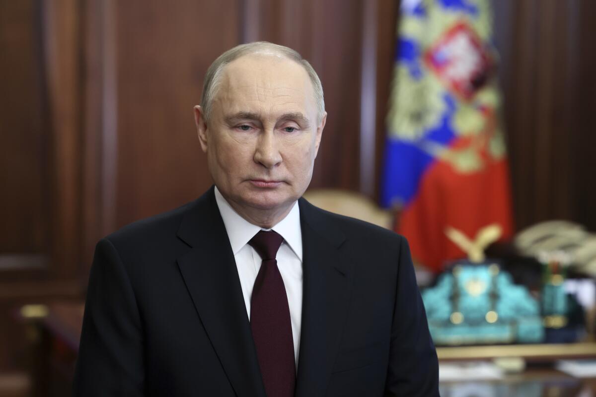 El presidente de Rusia, Vladímir Putin, ofrece un discurso para animar 