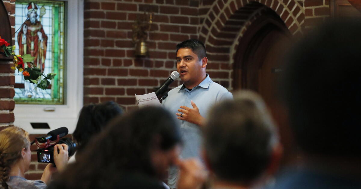 Trump supercharged ICE. Now battleground candidates are scrambling for a message Trump supercharged ICE. Now battleground candidates are scrambling for a message