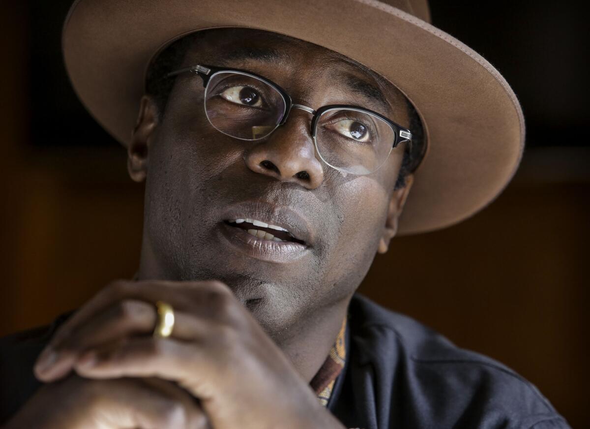 Actor Isaiah Washington is set to make a return to the job that fired him, reprising his role on 'Grey's Anatomy' for one episode.