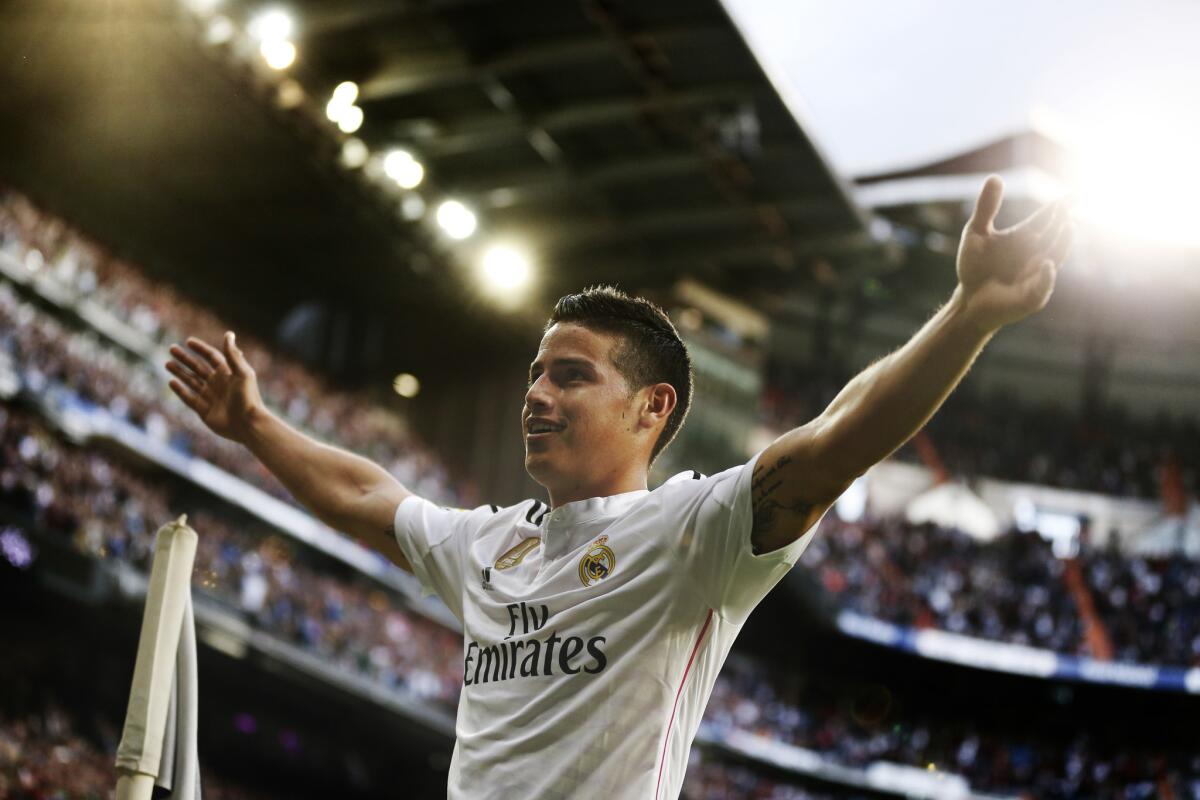 James Rodríguez celebra su golazo ante Almería.