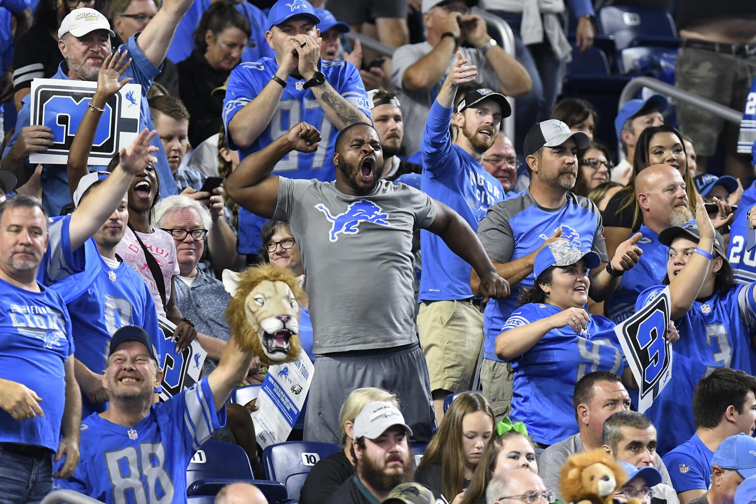 Lions aim to keep fans, Commanders trying to get them back - The San Diego  Union-Tribune