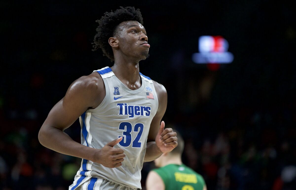 Memphis center James Wiseman runs off the court during a game against Oregon on Nov. 12, 2019.