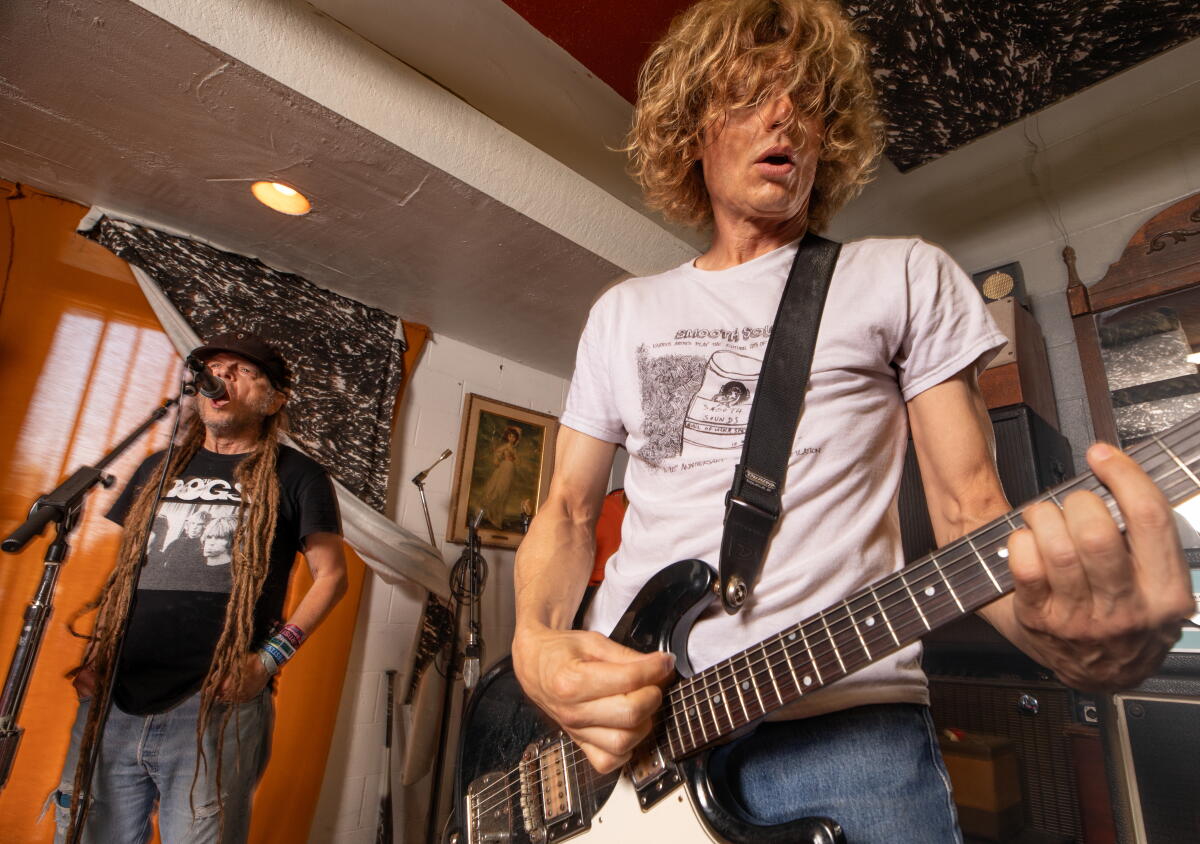Dimitri Morris Off!'s Keith Morris and co. go out with a bang, onstage and on film ...