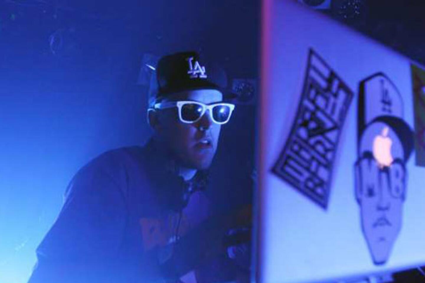 Hey DJ!