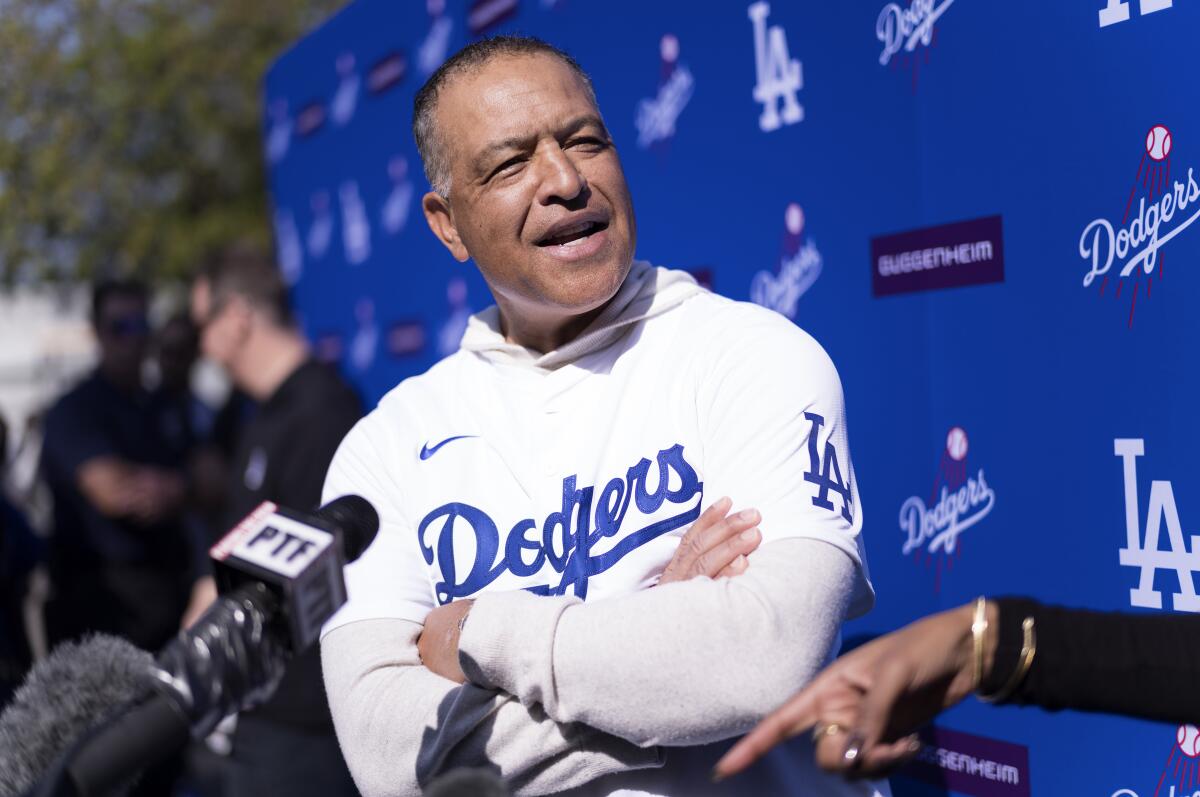 Dave Roberts and Dodgers making progress on contract extension - Los Angeles Times