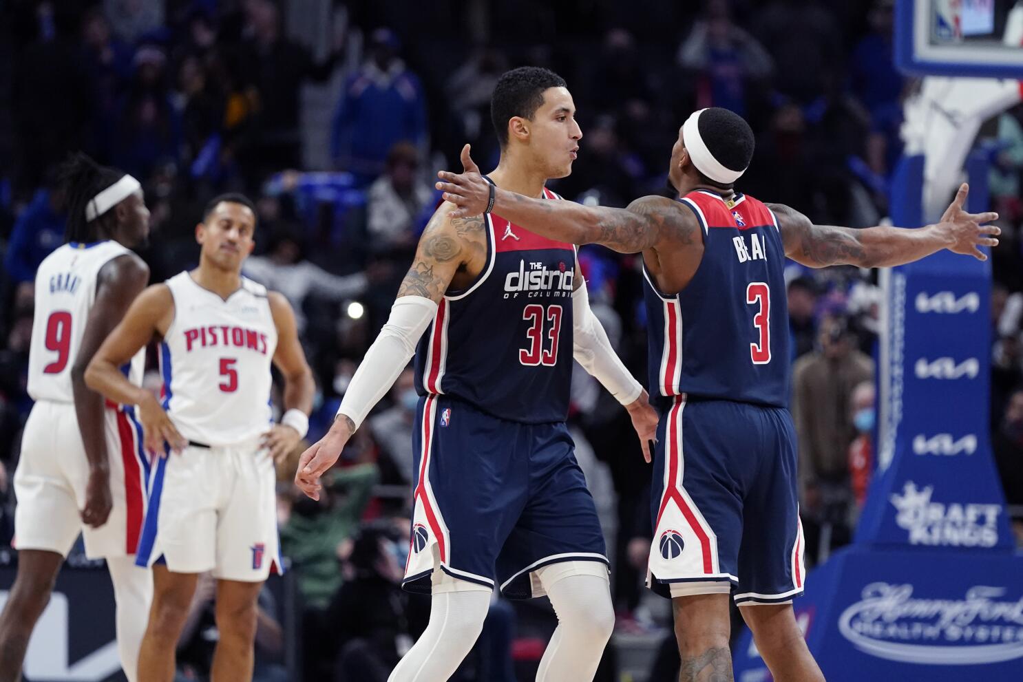 Kelly Oubre Jr. hits 8 fourth quarter three-pointers as Pistons