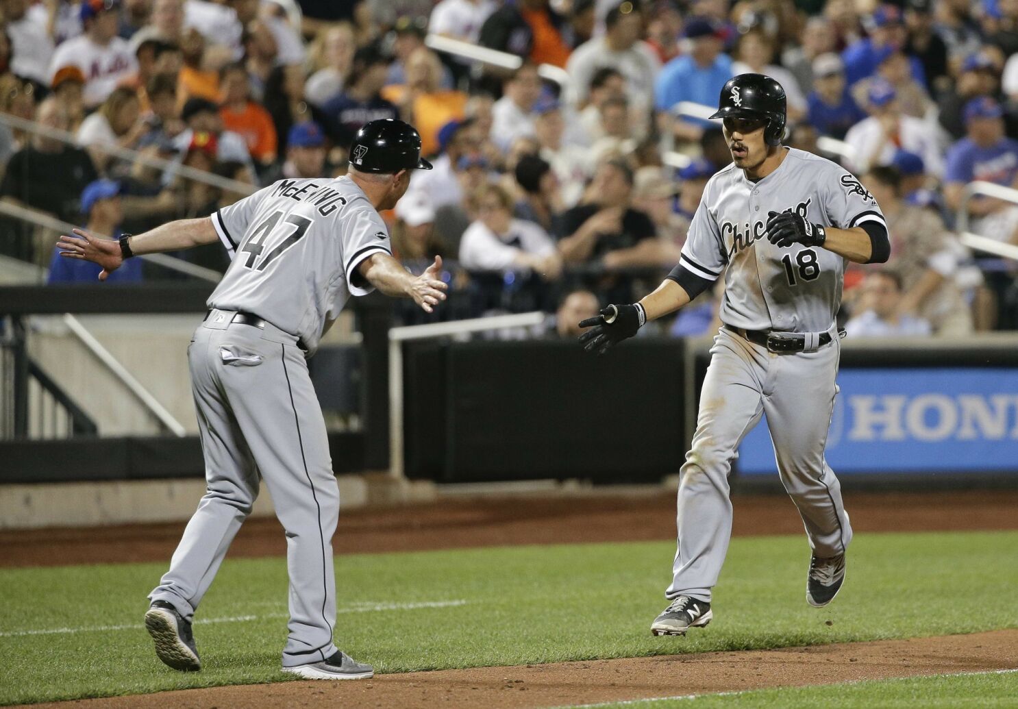 Lawrie back on his feet for White Sox