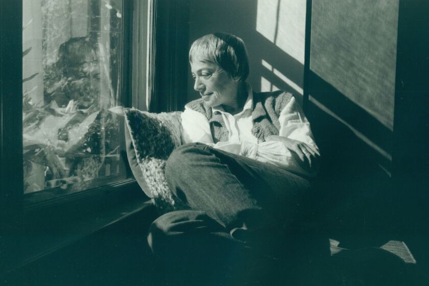 A photograph of Ursula LeGuin in her Portland home on Oct. 20, 1985. Credit: Brian Drake / For the Times