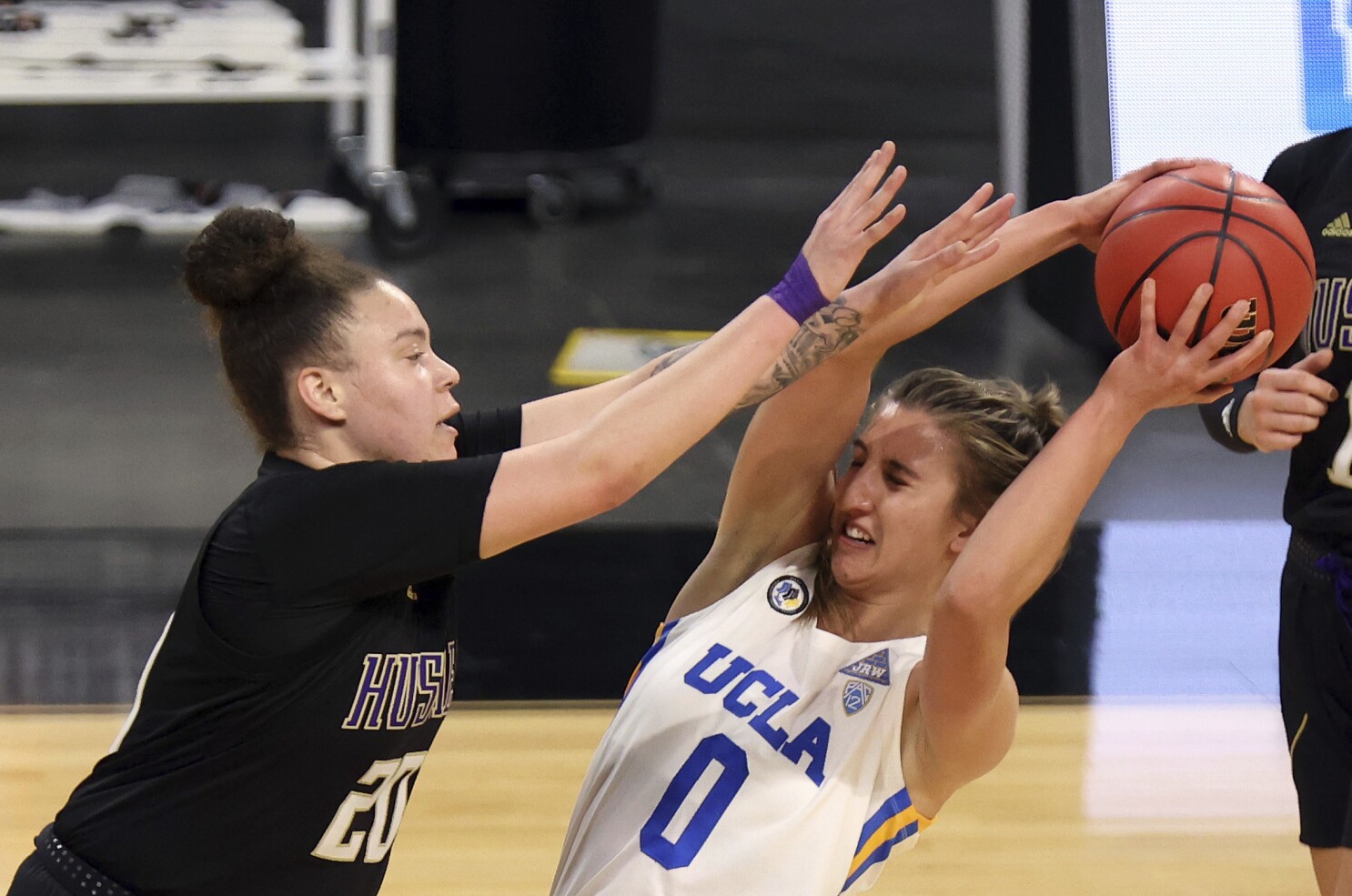 Pac 12 Women S Basketball Tournament Ucla Advances To Semis Usc Falls To Stanford Los Angeles Times Ncaa Womens Basketball Tournament 2022 Semis