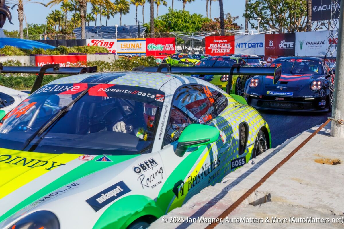 Life-threatening photo op at Porsche Cup North America Series race