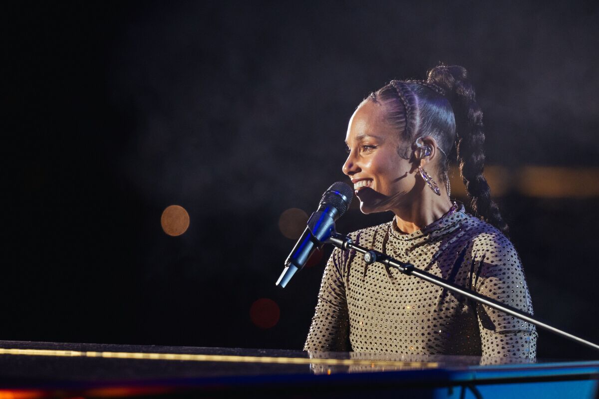 Review Alicia Keys walked the walk at Friday's Curebound Concert for