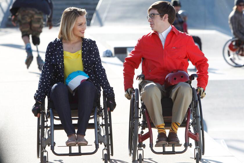 GLEE: Quinn (Dianna Agron, L) and Artie (Kevin McHale, R) Spring Premiere episode of GLEE 