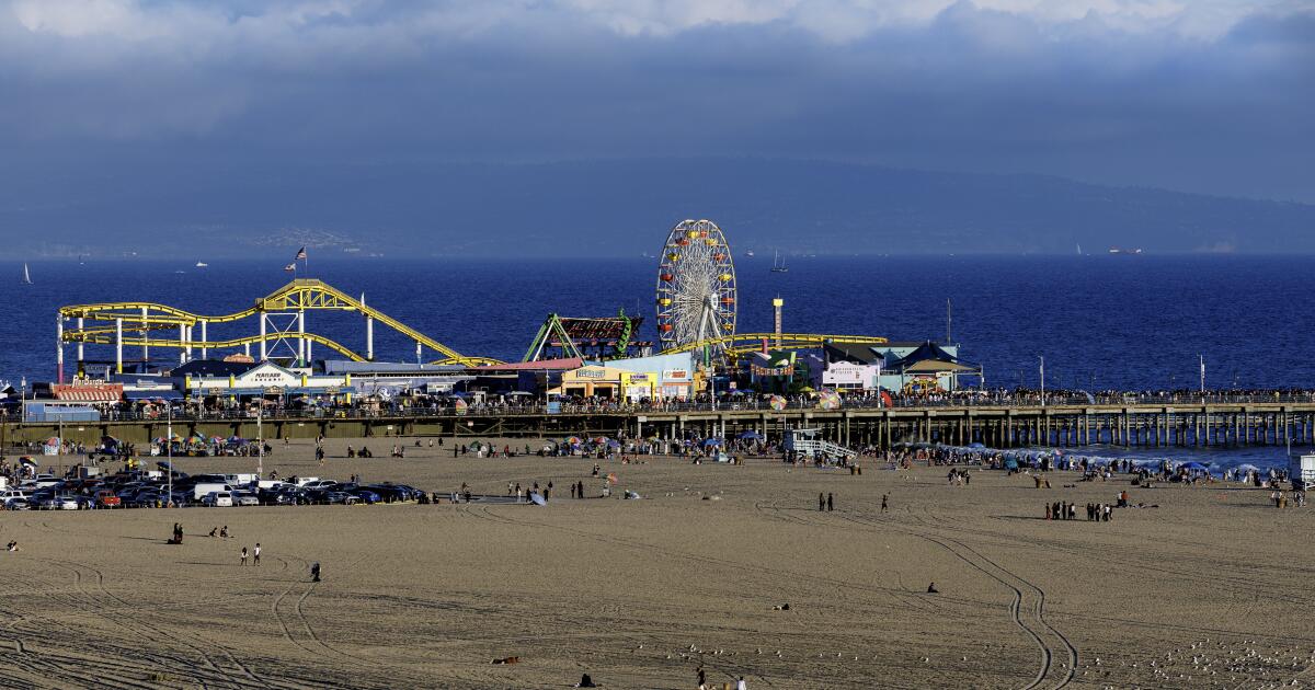 Un homme a été mortellement abattu dans un quartier de Santa Monica tôt lundi, a indiqué la police.